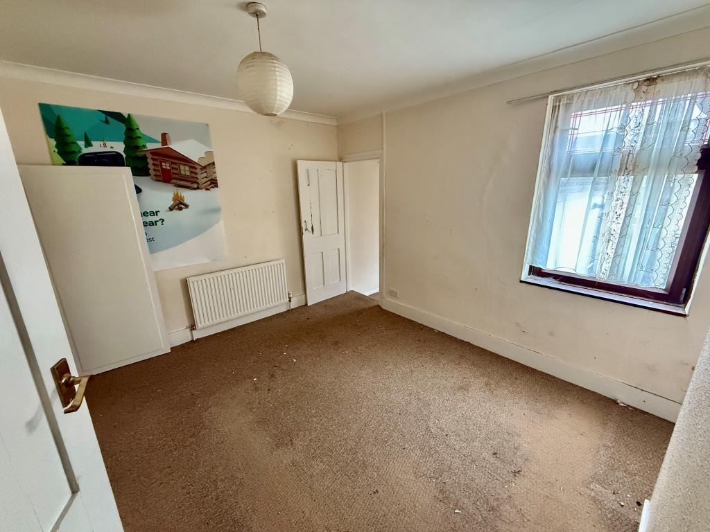 Lot: 123 - TERRACED HOUSE FOR REFURBISHMENT - Bedroom two
